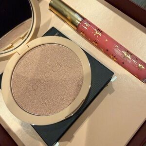 New Gucci Radiant Gold Highlighter and Starry Pink Lip Gloss Set